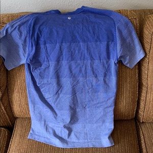 Men’s LUlulemon running shirt